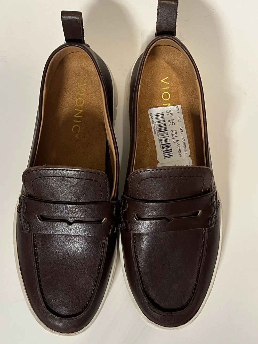 NWOB $140 Vionic Chantel Brown Leather Loafer Sneaker 6.5
